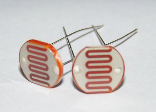 光敏电阻的材料特性-电阻知识-新晨阳电子